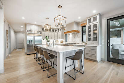 Modern Farmhouse House Plan #2464-00161 Build Photo