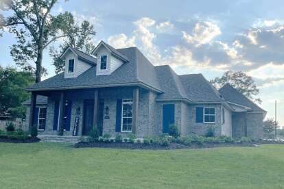 Craftsman House Plan #2473-00011 Elevation Photo