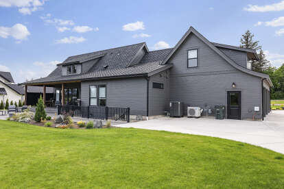 Craftsman House Plan #2464-00172 Build Photo