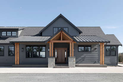 Craftsman House Plan #2464-00175 Build Photo