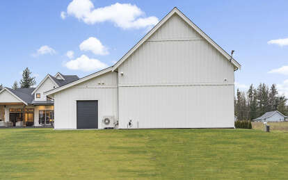 Barn House Plan #2464-00189 Build Photo