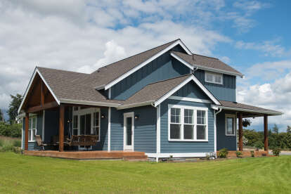 Modern Farmhouse House Plan #2464-00191 Build Photo