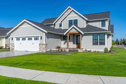 Modern Farmhouse House Plan #2464-00197 Build Photo