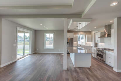 Modern Farmhouse House Plan #2464-00197 Build Photo