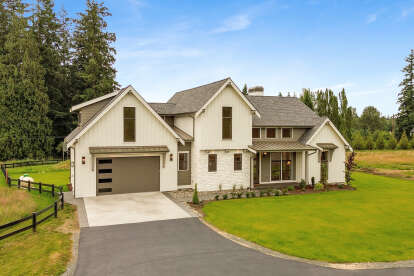 Modern Farmhouse House Plan #2464-00202 Build Photo