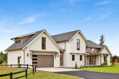 Modern Farmhouse House Plan #2464-00202 Build Photo