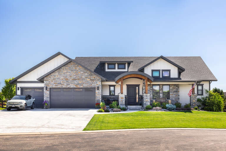House Plan House Plan #34350 Front Elevation