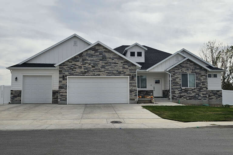 House Plan House Plan #34667 Front Elevation 