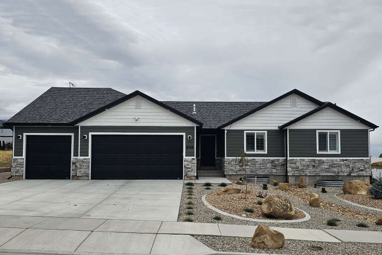 House Plan House Plan #34738 Front Elevation 