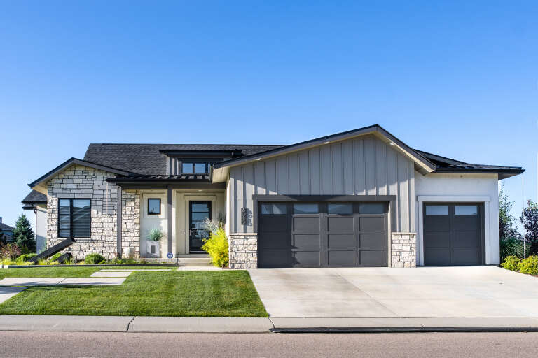 House Plan House Plan #34952 Front Elevation